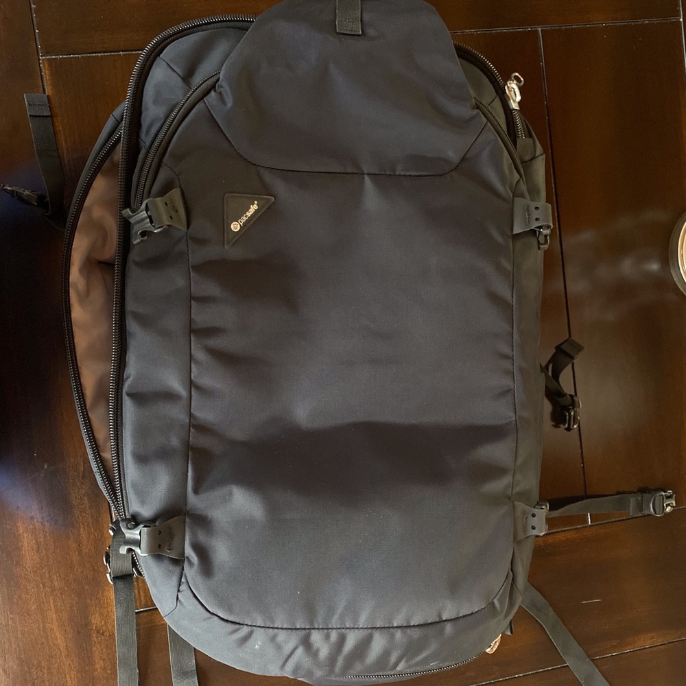 Pacsafe Venturesafe EXP45 Anti-Theft Carry-On